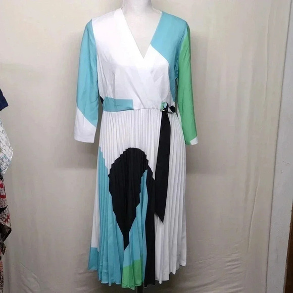 Closet London Stunning New Wrap Dress Size 10 - Geometric Flowy Design - Picture 3 of 15